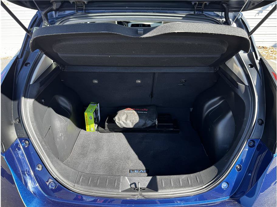 Used 2018 Nissan Leaf SL w/ SL Technology Package FWD image 17