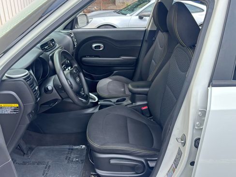 Used 2016 Kia Soul + FWD image 15