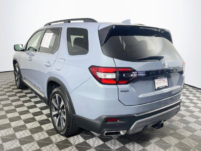 Used 2025 Honda Pilot Touring image 6