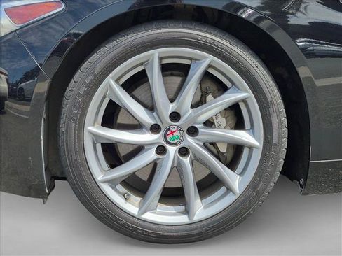 Used 2018 Alfa Romeo Giulia RWD image 24