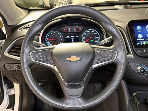 Used 2025 Chevrolet Malibu LT image 17