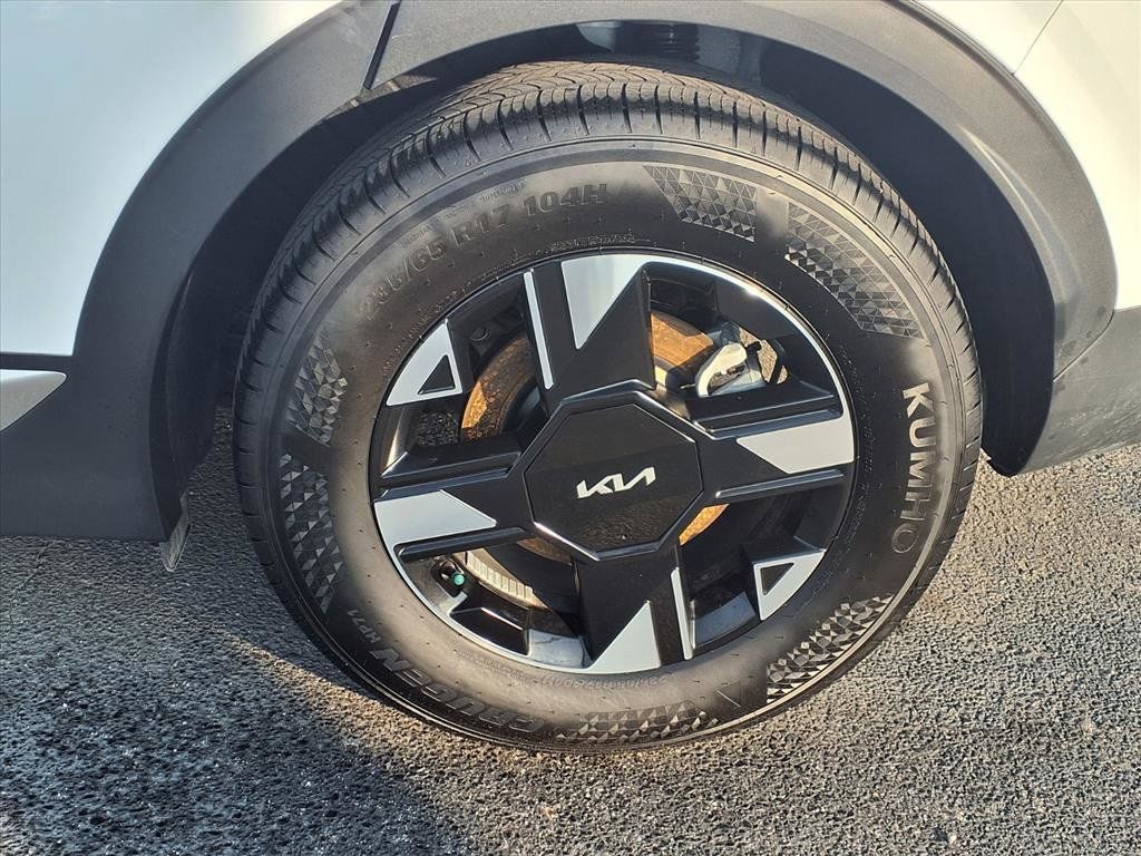 Certified 2026 Kia Sportage LX FWD image 19