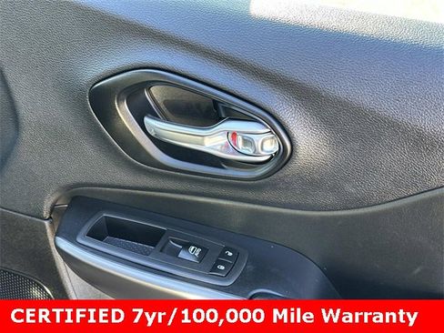 Used 2021 Jeep Cherokee Latitude Lux image 9