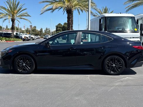 Used 2025 Toyota Camry SE FWD image 6