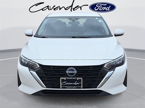 Used 2024 Nissan Sentra SV image 2