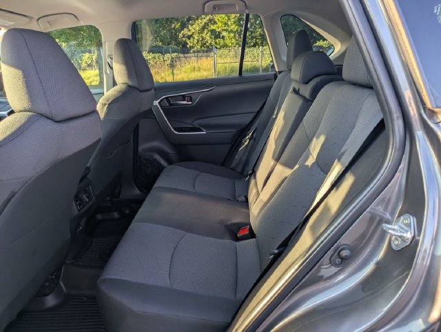 Certified 2022 Toyota RAV4 XLE FWD image 16