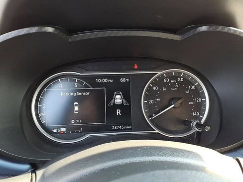 Used 2025 Nissan Versa SV image 30