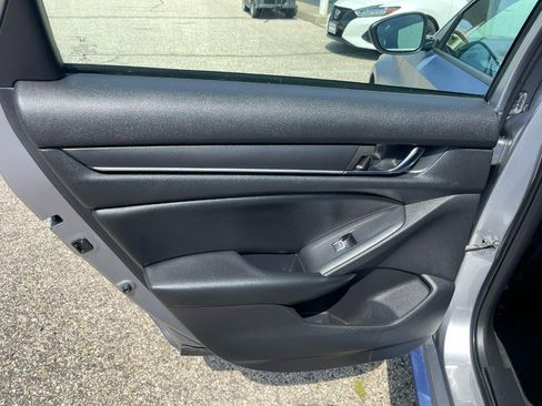 Used 2022 Honda Accord Sport image 11