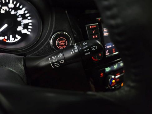 Used 2019 Nissan Rogue SV image 21