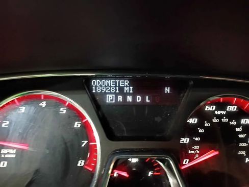 Used 2015 GMC Acadia SLE FWD image 10