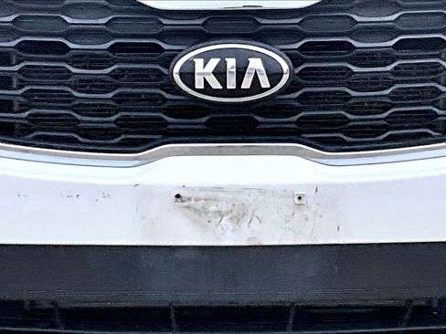 Used 2019 Kia Sorento LX image 12