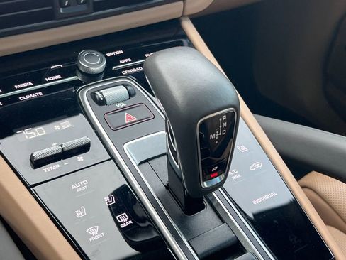 Used 2023 Porsche Cayenne image 21