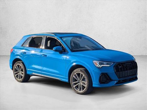 Used 2023 Audi Q3 2.0T Premium Plus w/ Premium Plus Package AWD/4WD image 3