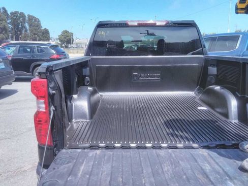 Used 2025 Chevrolet Silverado 1500 LT AWD/4WD image 9