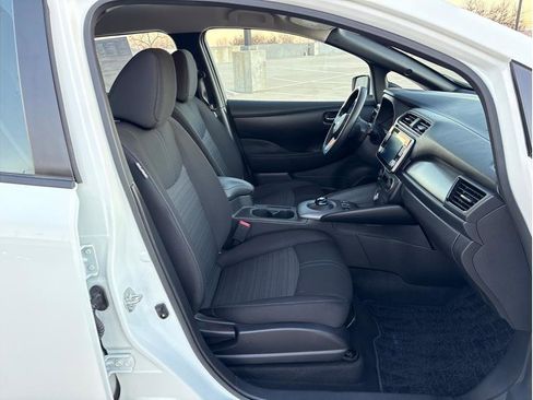 Used 2024 Nissan Leaf S image 14