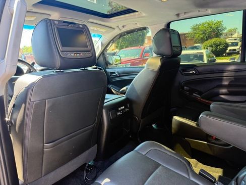 Used 2018 Chevrolet Suburban Premier w/ RST Edition AWD/4WD image 14