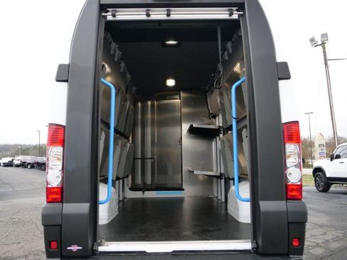 Used 2024 RAM ProMaster 3500 w/ Delivery Van Package image 9