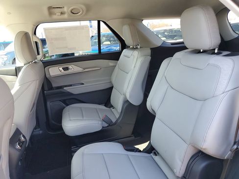 New 2026 Ford Explorer Active w/ Active Comfort Package AWD/4WD image 30