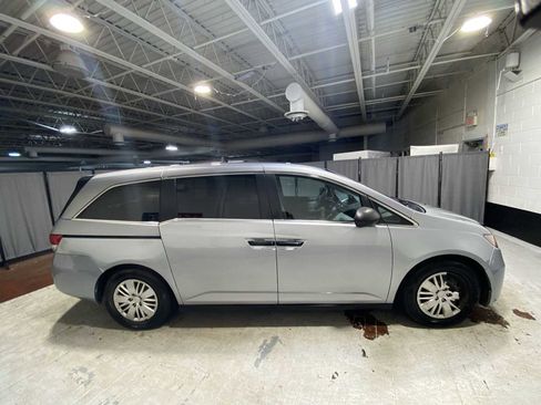 Used 2016 Honda Odyssey LX image 27