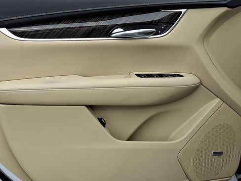 Used 2017 Cadillac XT5 FWD image 13