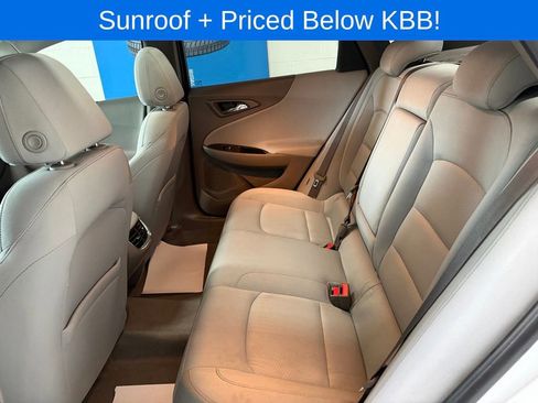 Used 2017 Chevrolet Malibu LT image 19