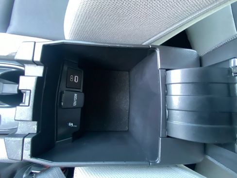 Used 2025 Toyota Corolla LE FWD image 25