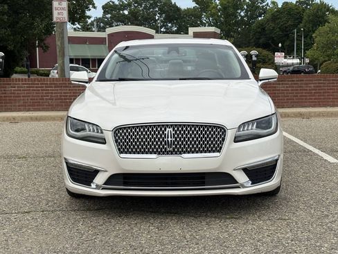 Used 2017 Lincoln MKZ Select w/ Select Plus Package AWD/4WD image 4