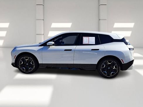 Used 2025 BMW iX xDrive50 w/ Premium Package image 8