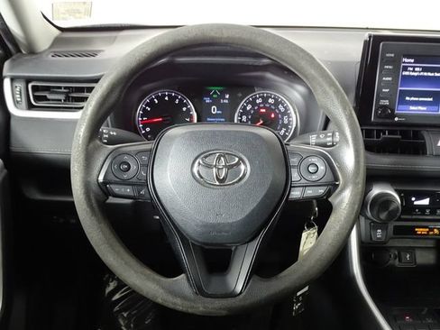 Used 2021 Toyota RAV4 LE FWD image 19