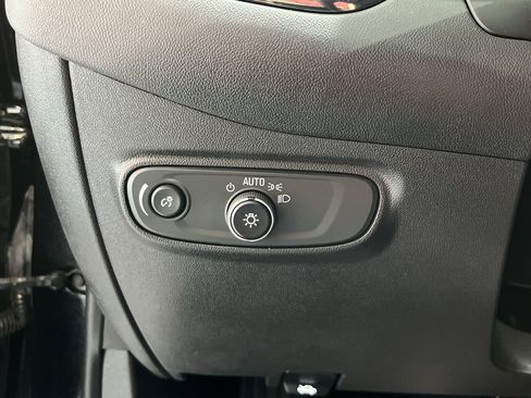 Used 2023 Chevrolet Equinox RS FWD image 30