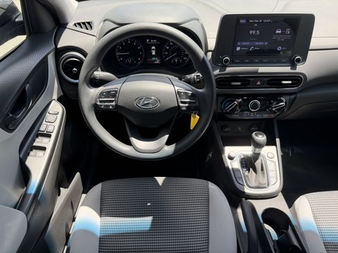 Used 2022 Hyundai Kona SE FWD image 10