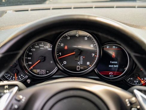 Used 2013 Porsche Panamera 4 w/ Premium Pkg image 18