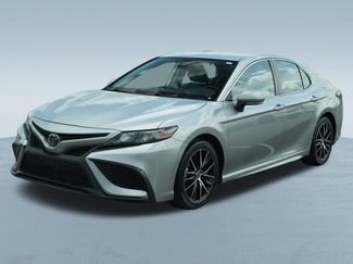 Used 2023 Toyota Camry SE FWD video 3