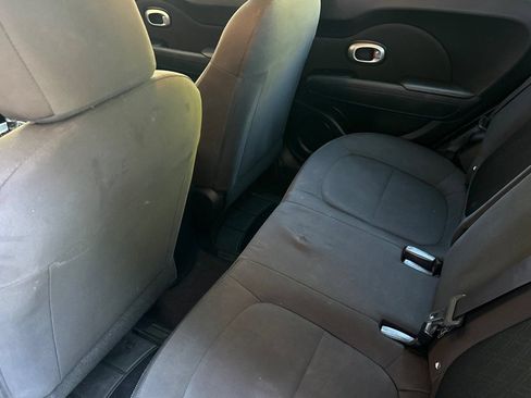Used 2016 Kia Soul FWD image 16