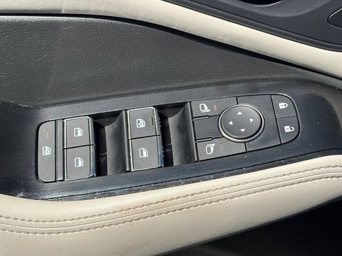 Used 2023 Nissan Rogue SL w/ SL Premium Package FWD image 17