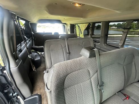Used 2017 Chevrolet Express 3500 LT w/ LT Preferred Equipment Group RWD image 15