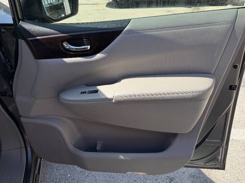 Used 2017 Nissan Quest SV FWD image 20