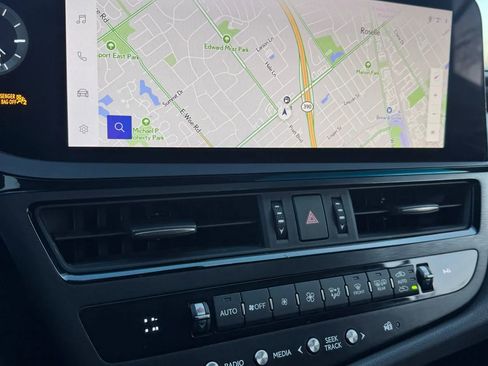 Used 2024 Lexus ES 300h F Sport image 20