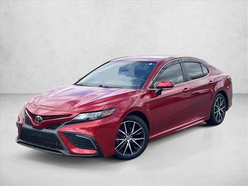 Used 2022 Toyota Camry SE image 1