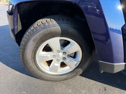 Used 2012 Jeep Liberty Sport image 38