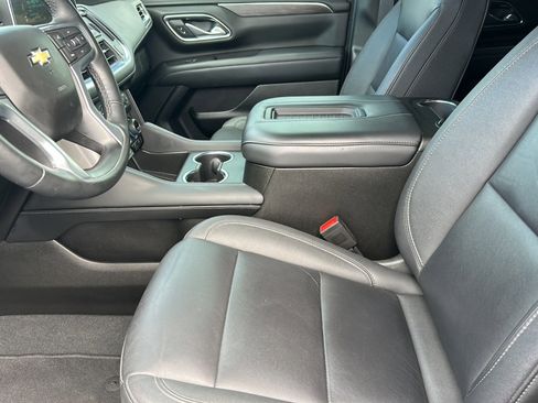 Used 2024 Chevrolet Tahoe LT w/ LT Signature Package RWD image 13