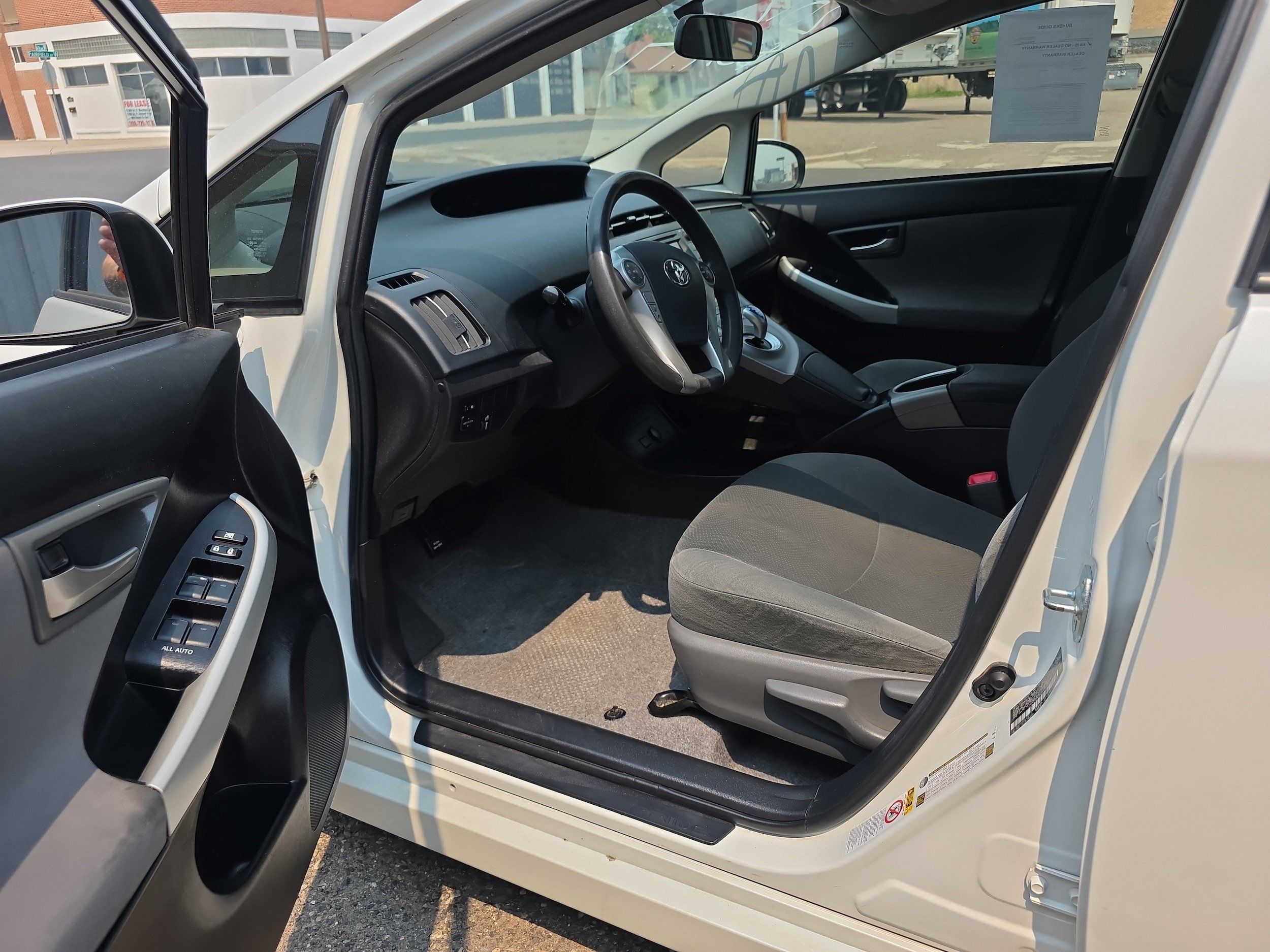Used 2012 Toyota Prius Two FWD image 2