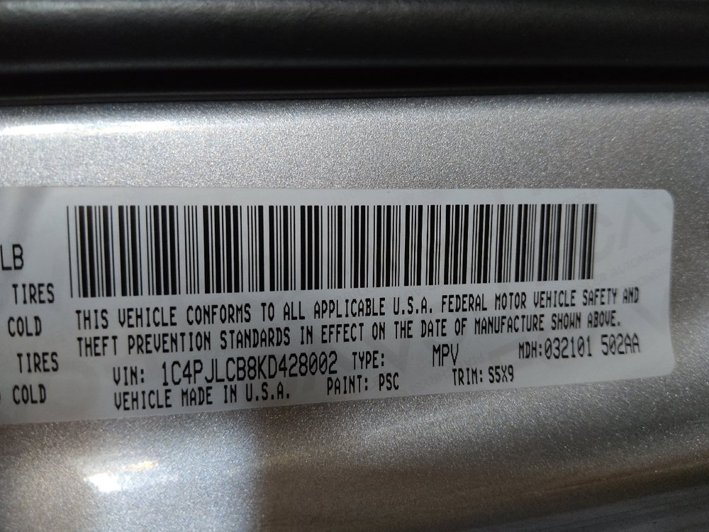 Used 2019 Jeep Cherokee Latitude w/ Popular Appearance Group FWD image 33