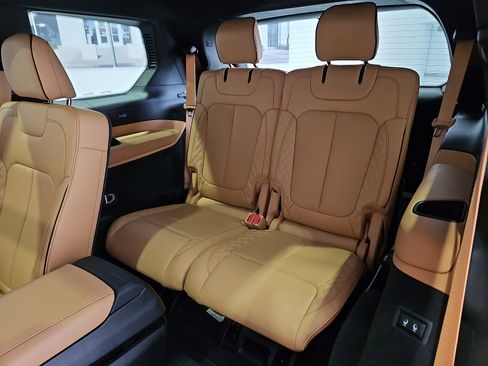 Used 2025 Jeep Grand Cherokee L Summit AWD/4WD image 9
