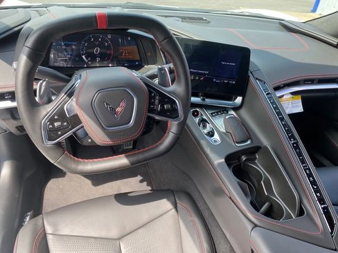 Used 2021 Chevrolet Corvette Stingray Premium Cpe w/ Z51 Performance Package image 8