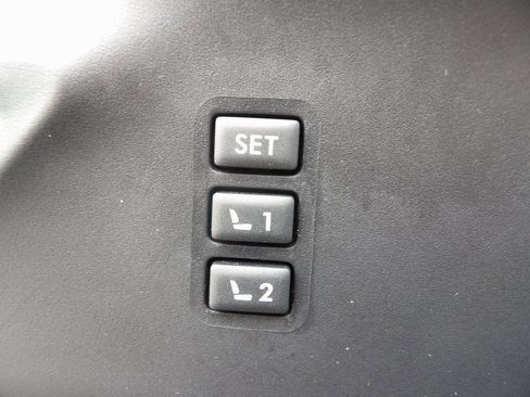 Used 2023 Subaru Ascent Limited w/ Technology Package image 14