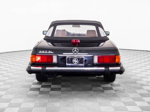 Used 1987 Mercedes-Benz 560 SL image 4