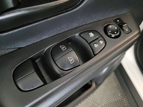 Used 2024 Nissan Kicks S FWD image 27