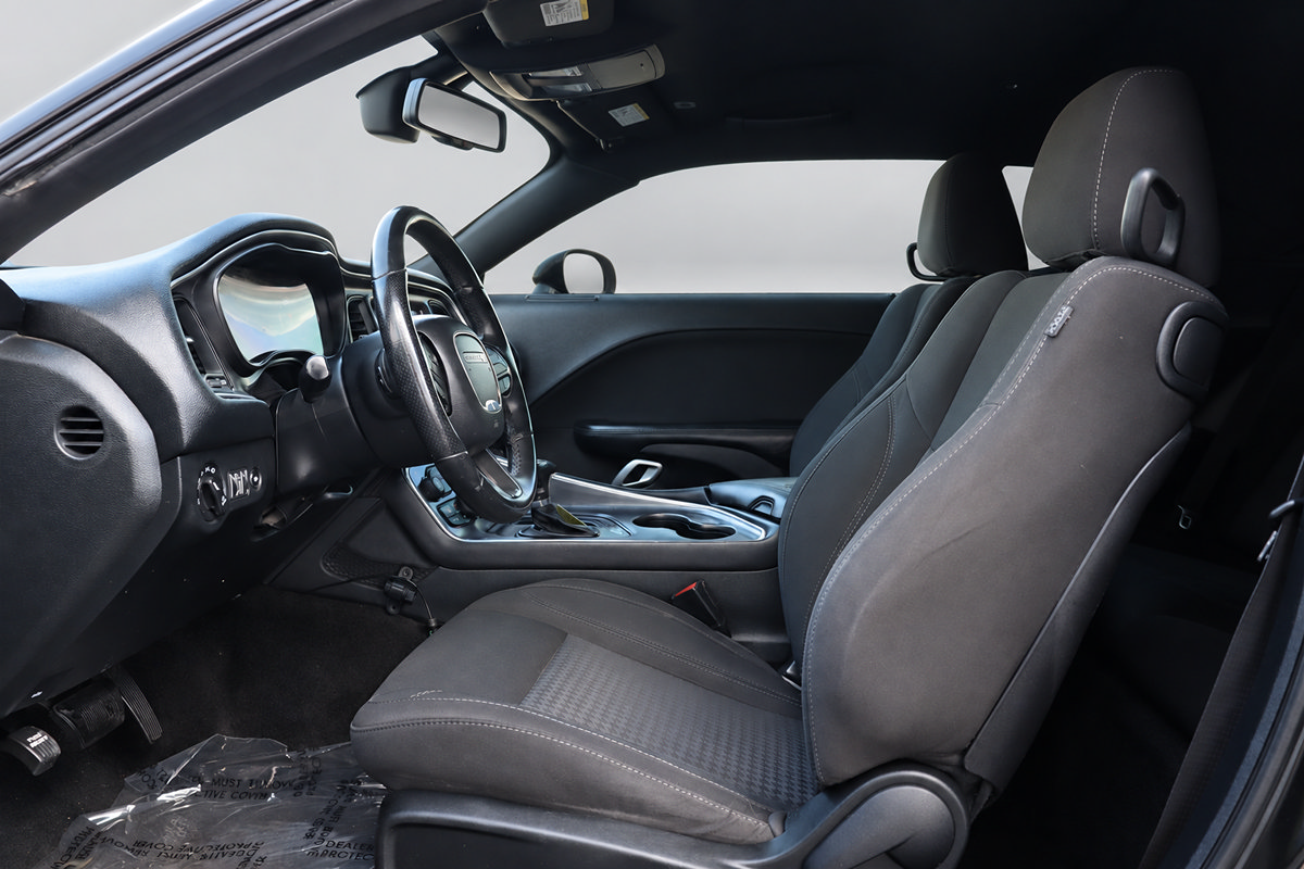Used 2018 Dodge Challenger R/T w/ Blacktop Package RWD image 21