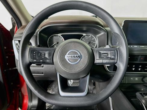 Used 2021 Nissan Rogue S FWD image 11